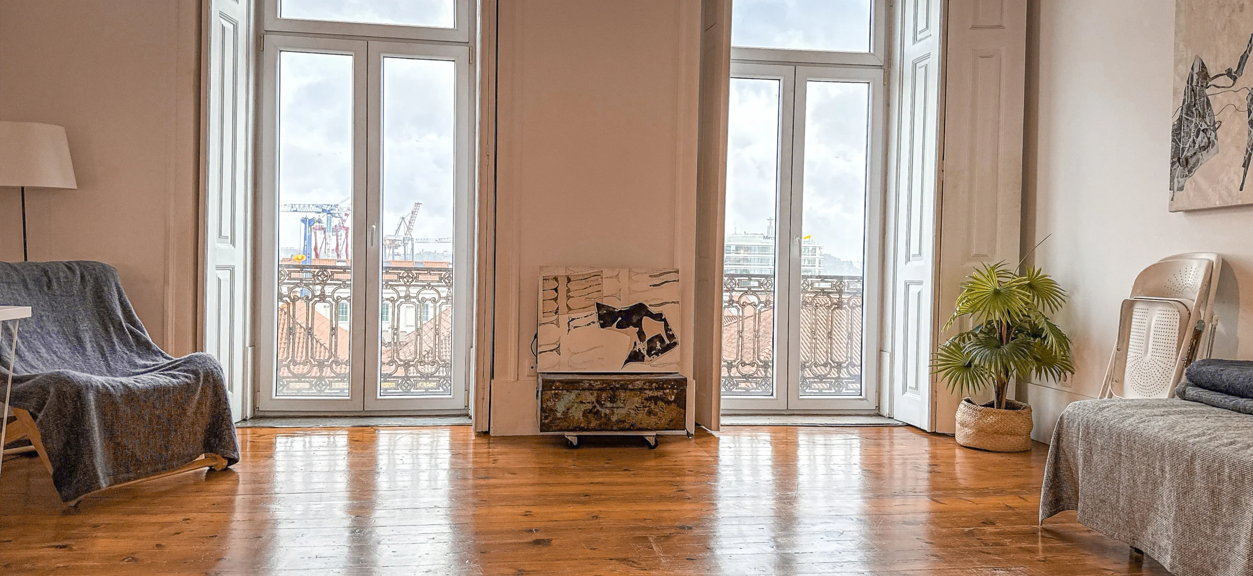 Arrendamento de apartamento T2 no Largo do Calvário em Lisboa