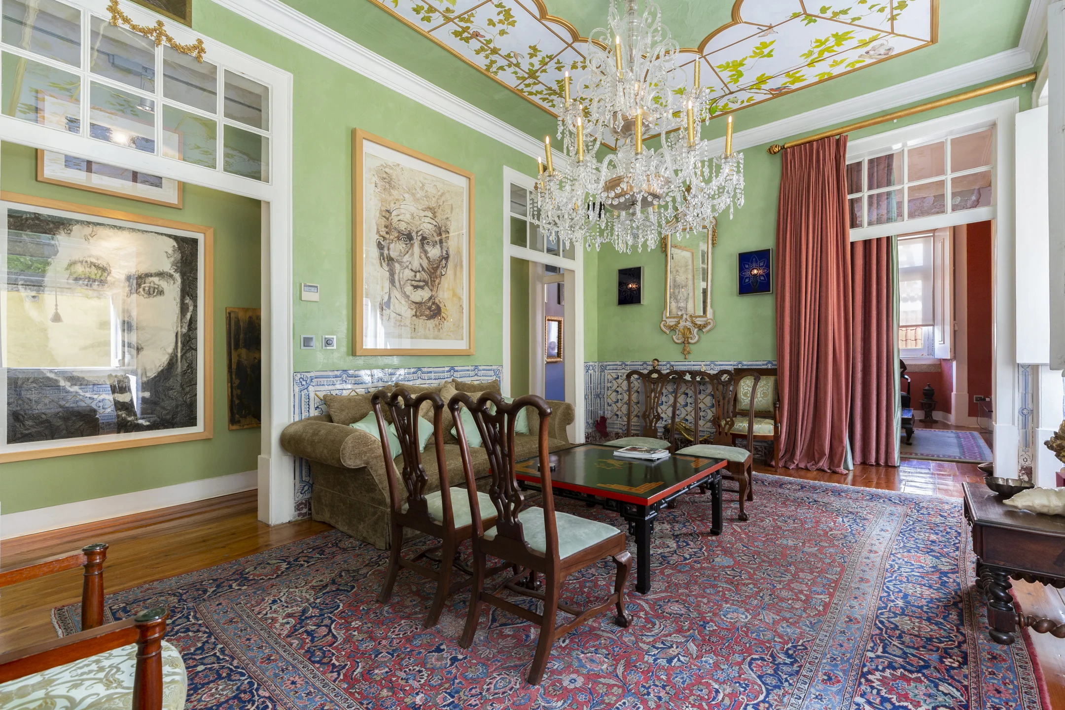 Apartamento T3 com 158m² para Venda na Baixa junto à Sé em Lisboa